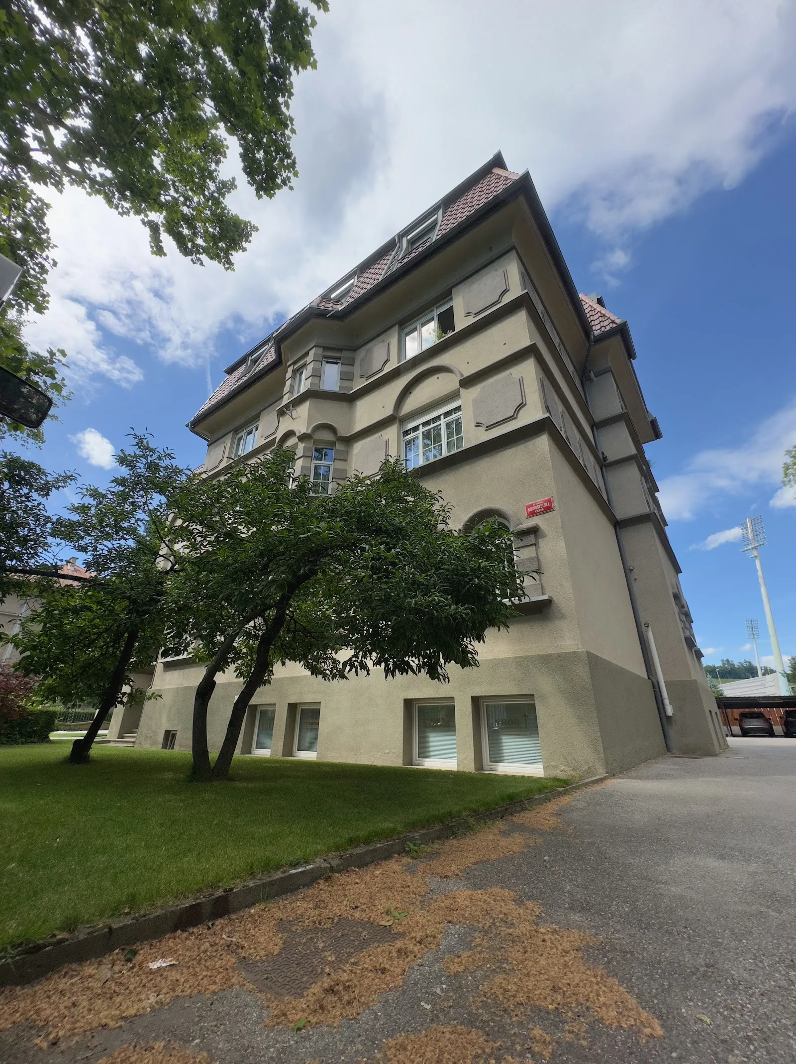 Eden- Dermatologija & Estetika