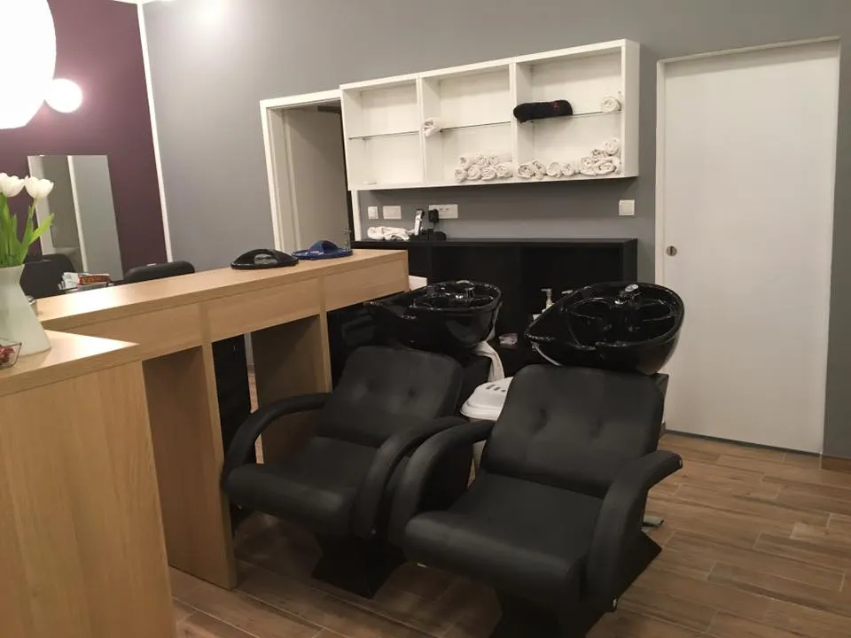 Frizirnica Aleš in Pika.